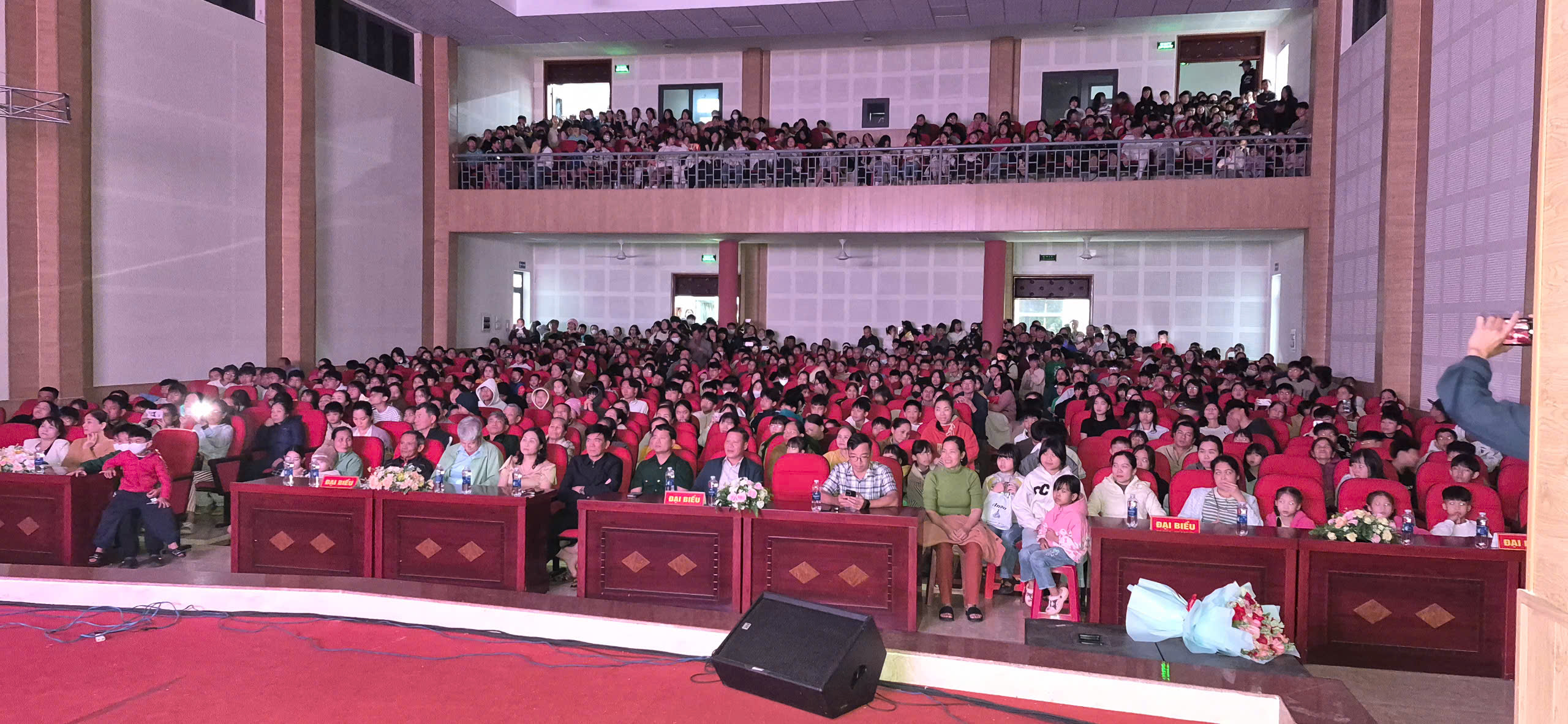 Đảng ủy xã Quảng Phú phối hợp công chiếu bộ phim “Mưa đỏ”